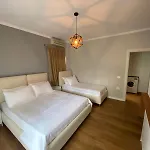 Lana River Modern Apartment